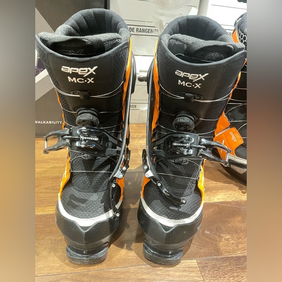 Apex Ski boots - Picture 2 of 4